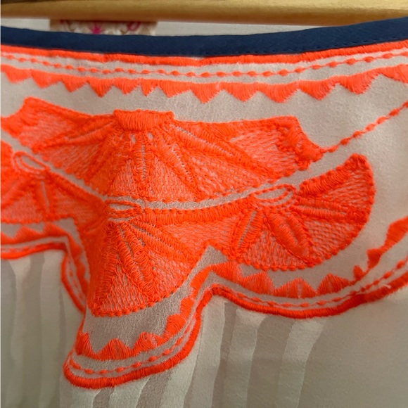 Sheer, flowy, and fluttery, blouse by Tracey Reese for Plenty - Picture 2 of 7